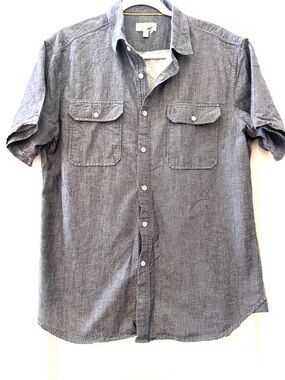 Fundamental Coast Chambray Button Down Short Sleeve. 100% Cotton. EUC